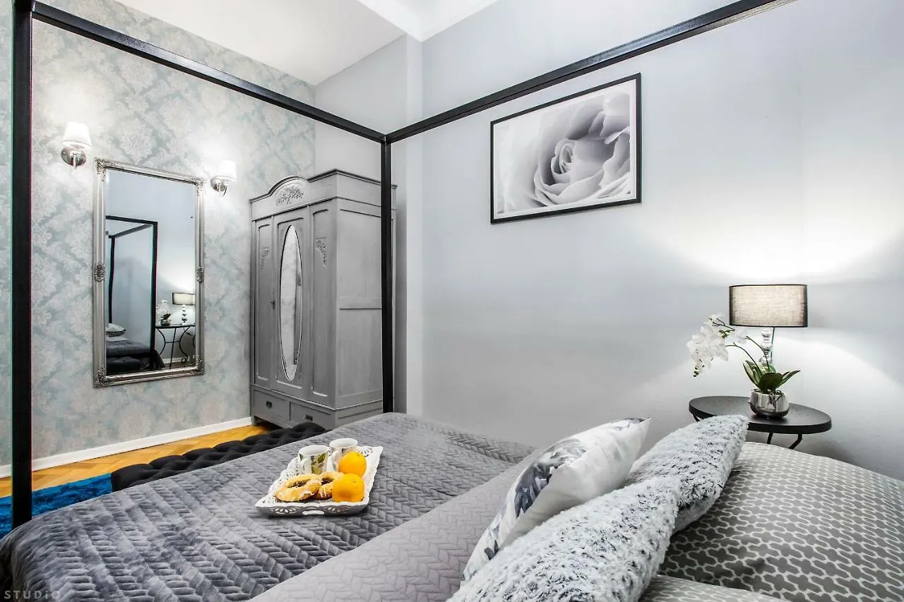 Clicktheflat Palace Of Culture Apartment Warsaw